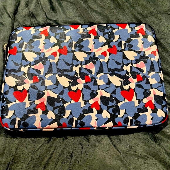 Kate Spade Sylvia heart party laptop case - Picture 4 of 8